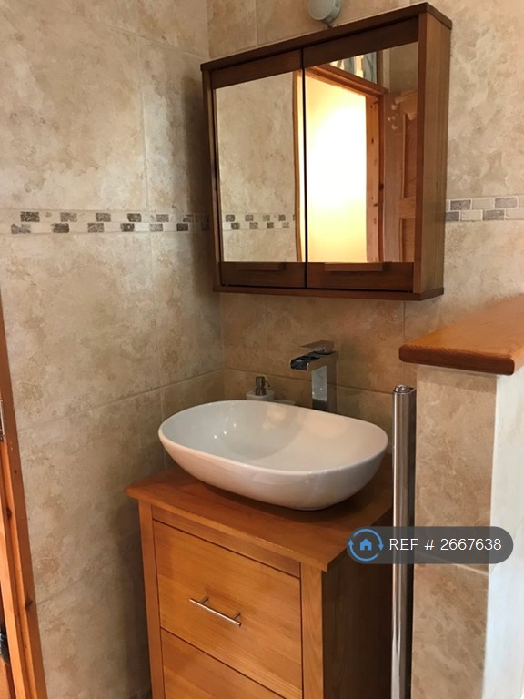 2 bedroom house in Furness Road, Morden, SM4 (2 bed) (#2667638)