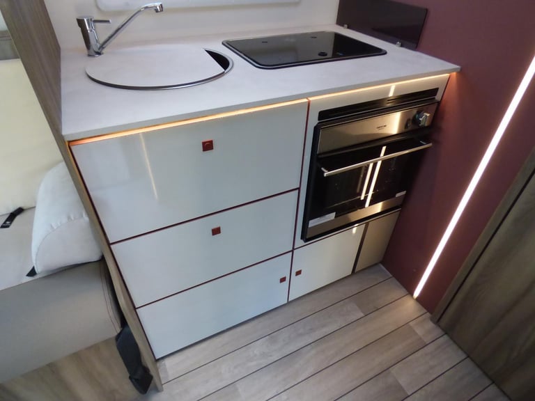 Roller Team Kronos Compact 590 Motorhome DIESEL MANUAL 2025