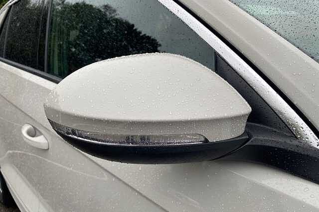 2023 Volkswagen T-Roc 1.5 TSI 2024MY R-Line Hatchback Petrol Manual