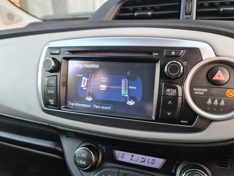 2012 Toyota Yaris 1.5 VVT-i Hybrid T Spirit 5dr CVT HATCHBACK Petrol/Electric Hybrid Automatic