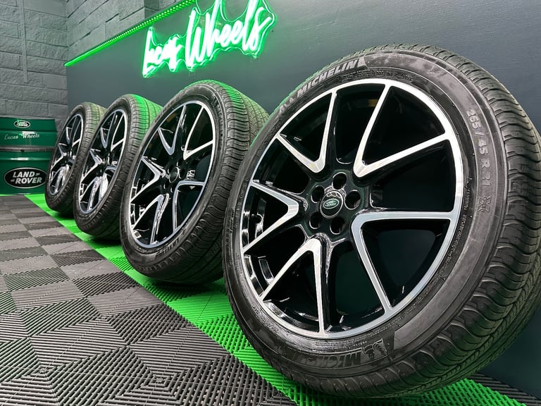 Genuine Range Rover Velar 21” alloy wheels style 5109 Fresh Diamond Cut / Black & 6mm+ Michelins!