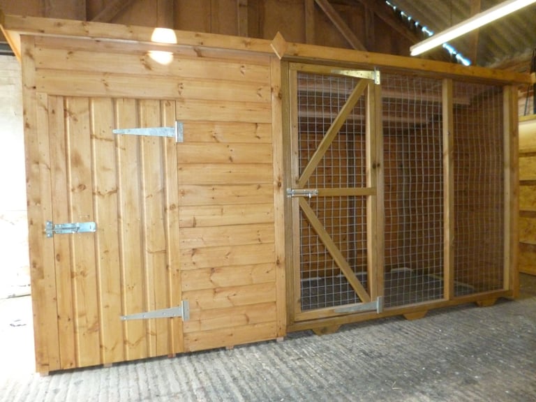 DOG/CAT/RABBIT KENNEL/HOUSE WITH ATTACHED RUN