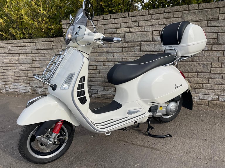 Vespa GTS 300 Automatic 2020 choice of 4 