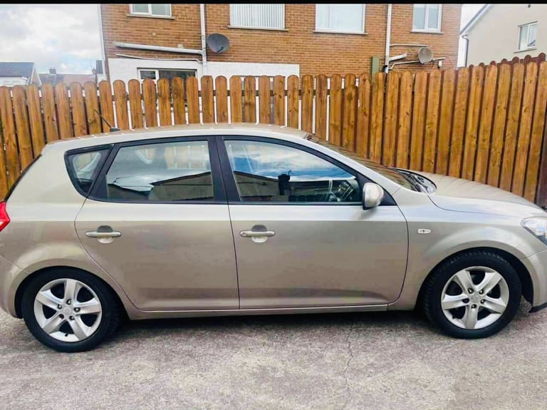 Kia, CEED, Hatchback, 2010, Manual, 1582 (cc), 5 doors