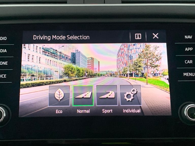 2020 Skoda Octavia 1.6 TDI SE Technology Estate 5dr Diesel Manual Euro 6 (s/s) (115 ps) - DRIV Es...
