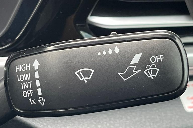 2025 Ford Transit Connect 240 Limited AUTO L2 LWB 2.0 EcoBlue 122ps, PLYLINED, CRUISE CONTROL Aut...