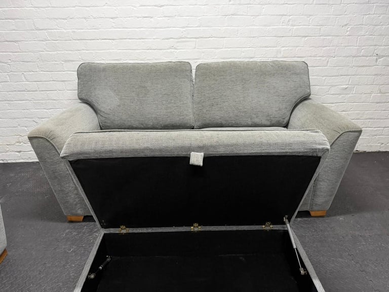 Stunning Oak Furniture Land Large 2 seater , 1 seater and storage pouffe FREE SAME/NEXT DAY DELIVERY