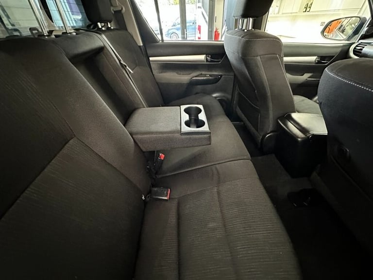2020 Toyota Hilux 2.4 INVINCIBLE 4WD D-4D DCB 147 BHP DOUBLE CAB PICK-UP Diesel Manual