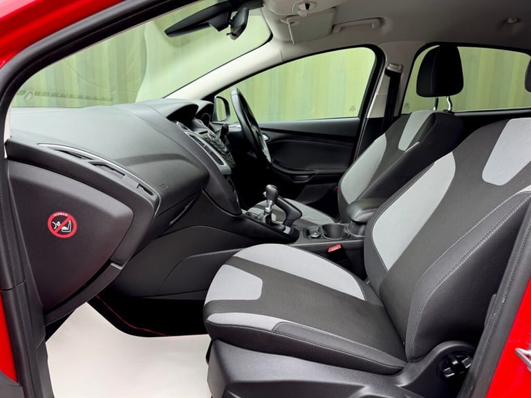 2013 Ford Focus 1.0T EcoBoost Zetec S Hatchback 5dr Petrol Manual Euro 5 (s/s) (125 ps) Hatchback...