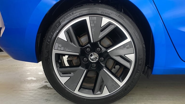 2023 Vauxhall Astra 54kWh Ultimate Hatchback 5dr Electric Auto (156 ps) Hatchback Electric Automatic