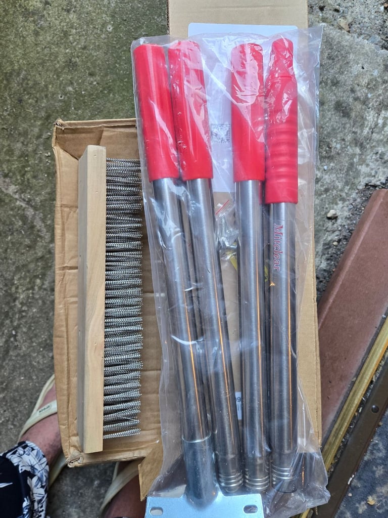 Patio Metal weeding garden Brush.