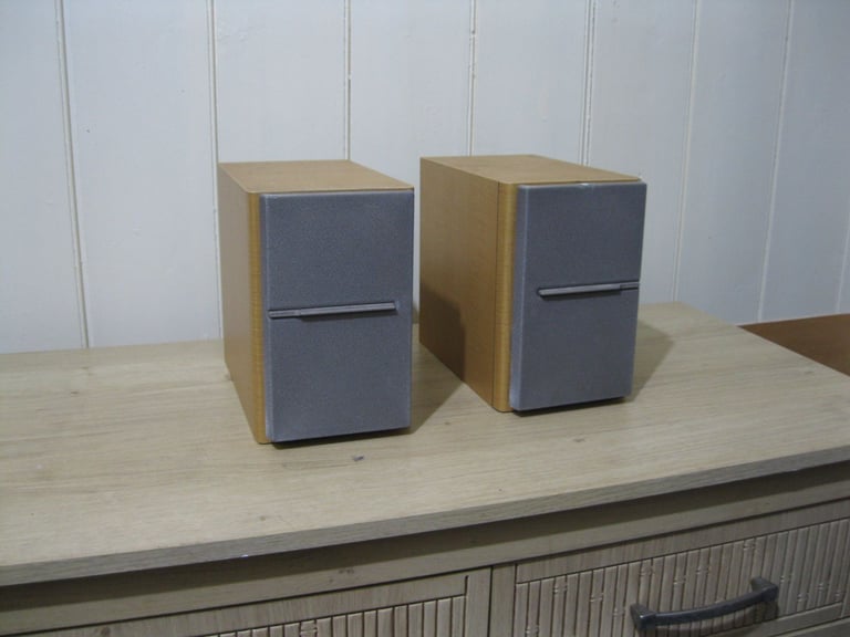 2 MINI SONY SPEAKERS GUNNISLAKE PL18 9NA