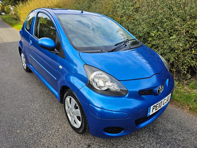 2010 Toyota AYGO 1.0 VVT-i Blue 3dr HATCHBACK Petrol Manual