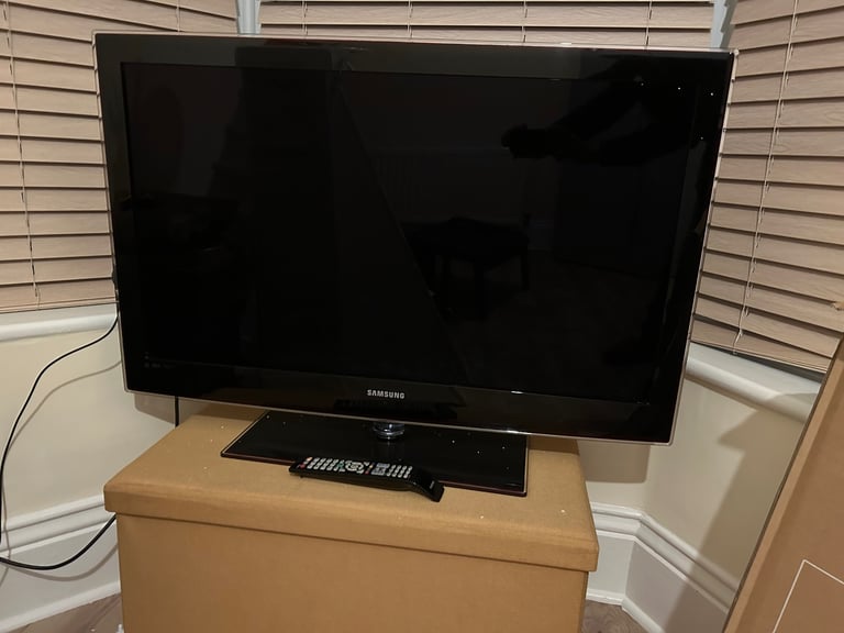 image for Samsung tv 35 inch 