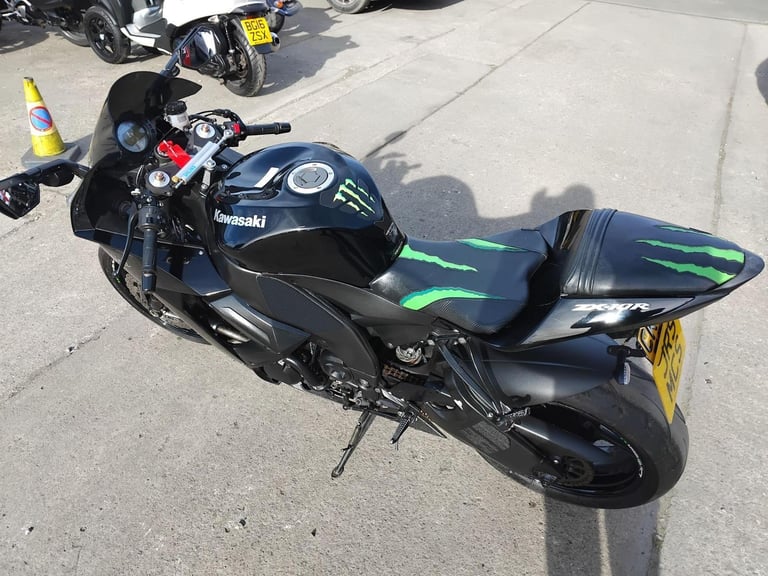 2009 09 KAWASAKI ZX 1000 ZX10 E9F BLACK SPORT BIKE NEW MOT HPI CLEAR