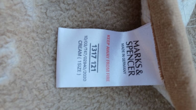 Cat beds, caves, blankets, grooming, scratch posts,litter tray