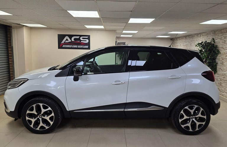 RENAULT CAPTUR 1.2 Signature X Nav TCe White Petrol 2017 WARRANTY 12 MONTHS MOT