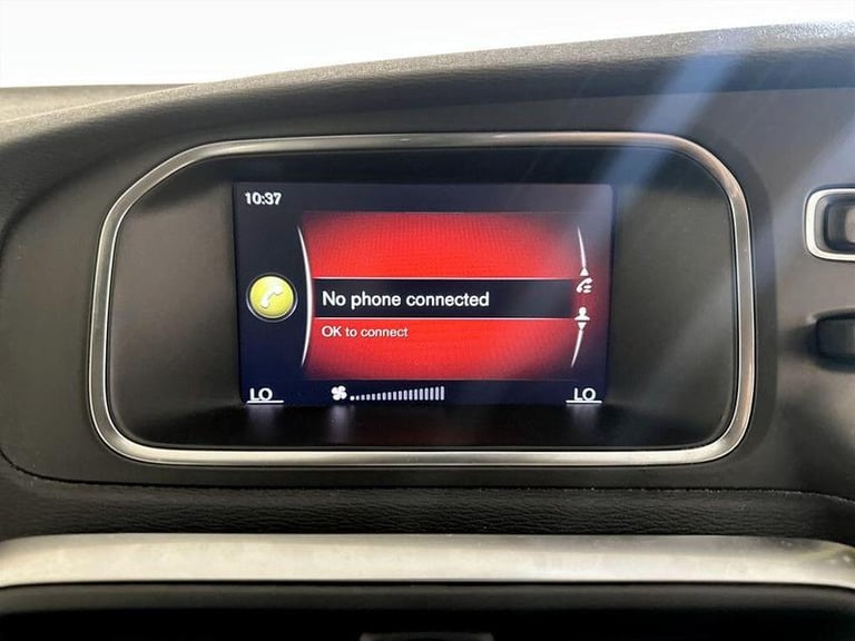 2019 Volvo V40 Cross Country 1.5 T3 GPF Pro Auto Euro 6 (s/s) 5dr Automatic Hatchback Petrol Auto...