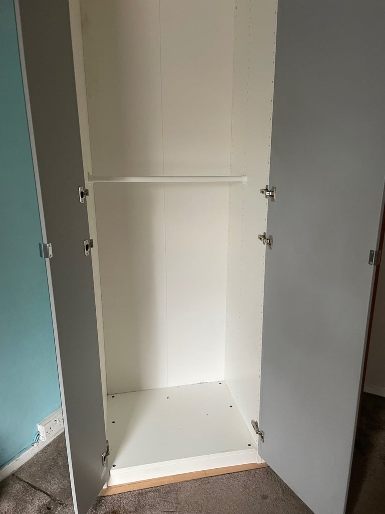 FREE DELIVERY 🥰🚚🥰 IKEA PAX BROWN TRIPLE MIRROR DOOR WARDROBE GOOD CONDITION 