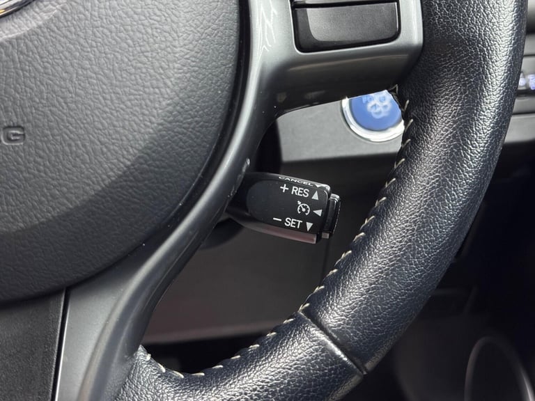 2015 Toyota Yaris 1.5 Hybrid Icon 5dr CVT HATCHBACK PETROL/ELECTRIC Automatic