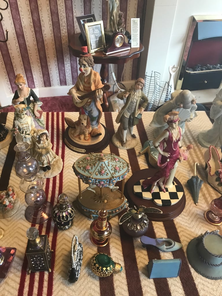 Figurines/ ornaments qty 50
