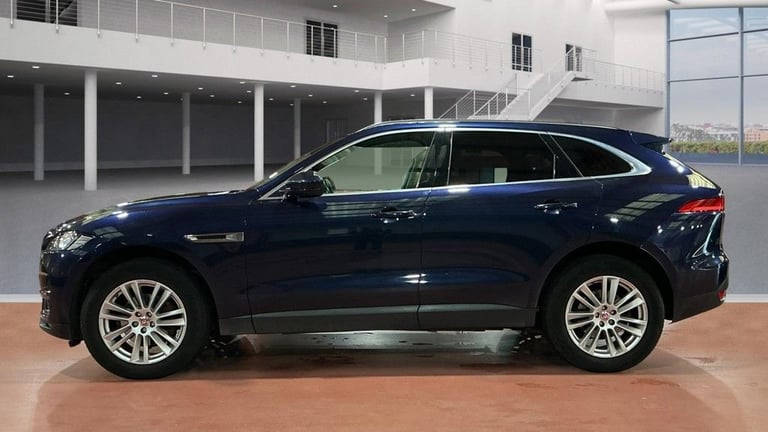2018 Jaguar F-Pace 2.0d Portfolio 5dr Auto AWD ESTATE DIESEL Automatic