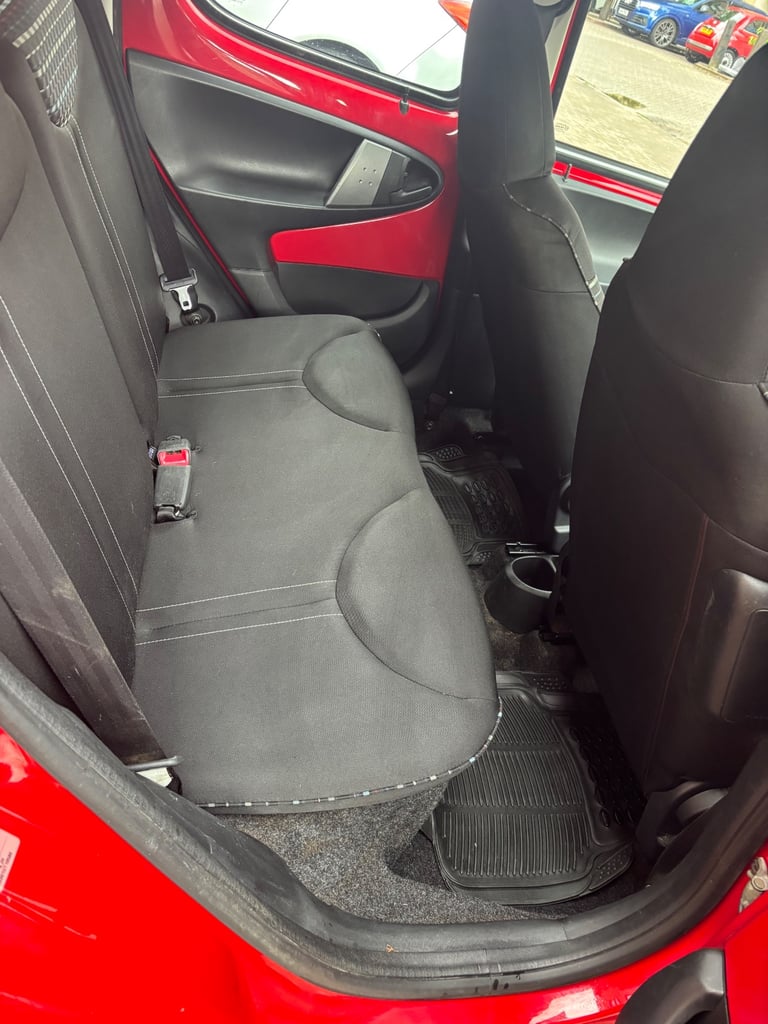 Citroen, C1, Hatchback, 2013, Manual, 998 (cc), 5 doors
