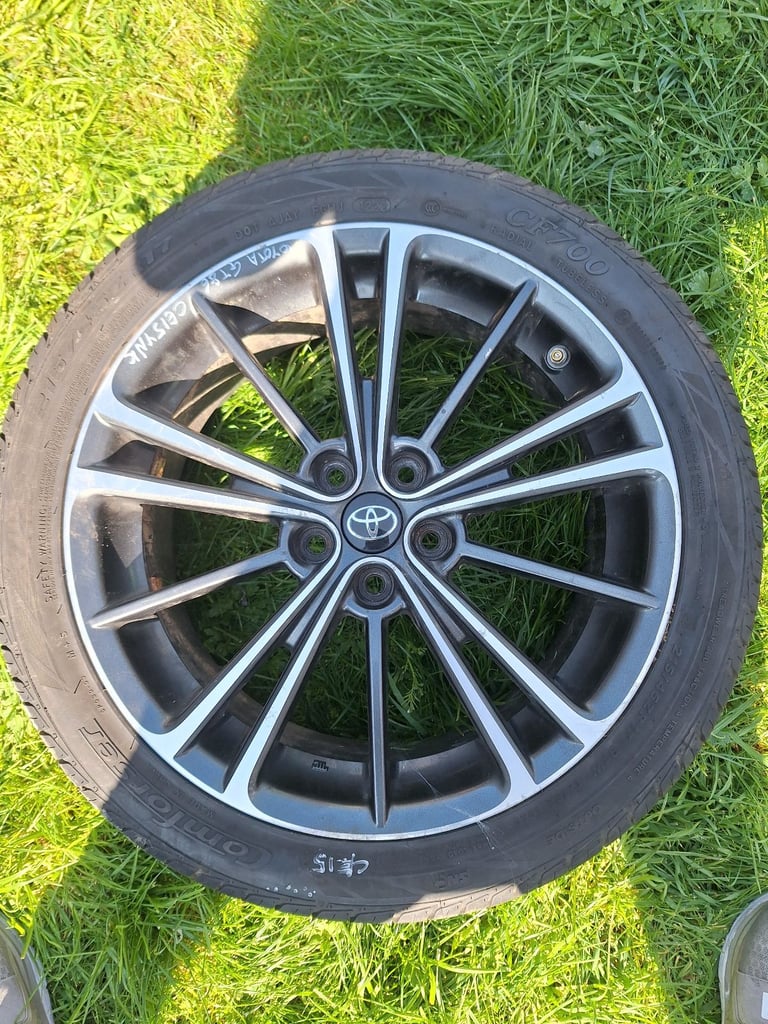 Toyota alloy 17 inch with tyre