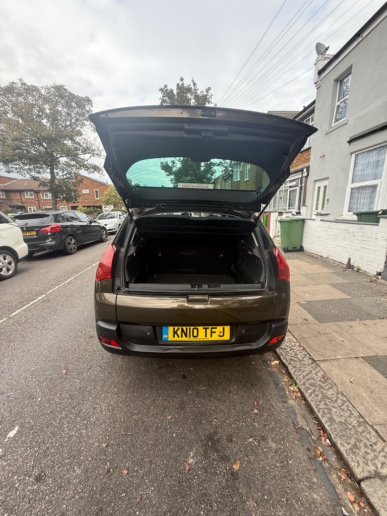 Peugeot, 3008, Hatchback, 2010, Manual, 1598 (cc), 5 doors