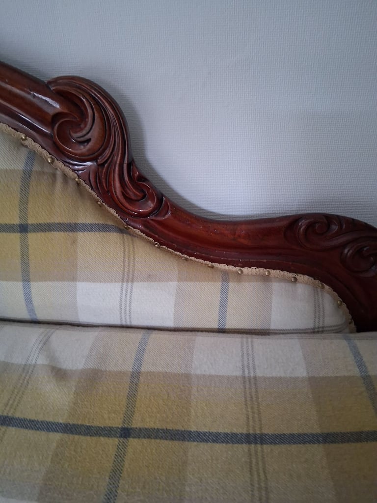 Chaise lounge