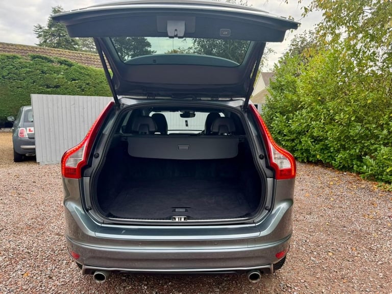 2016 65 VOLVO XC60 2.0 D4 R-DESIGN LUX NAV SUV 5DR DIESEL AUTO EURO 6 (S/S) (190