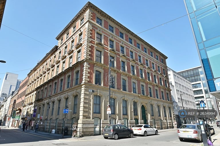 2 bedroom flat in Charlotte Street, Manchester, M1 (2 bed) (#2634994)