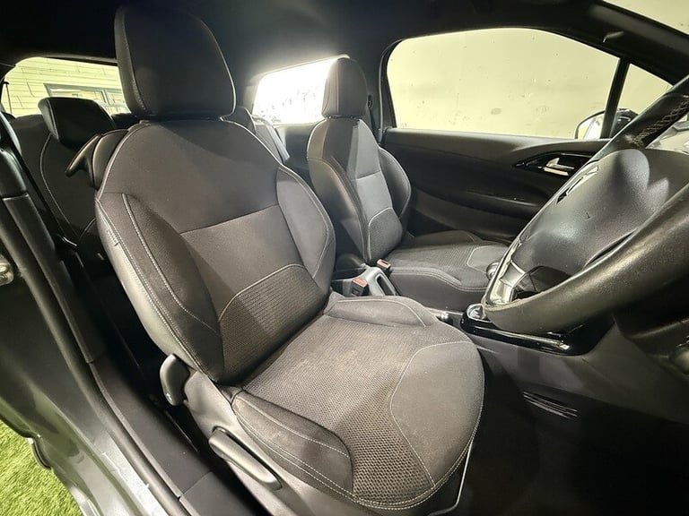 2017 DS Automobiles DS 3 1.2 PureTech Chic Hatchback 3dr Petrol Manual Euro 6 (82 ps) Hatchback P...