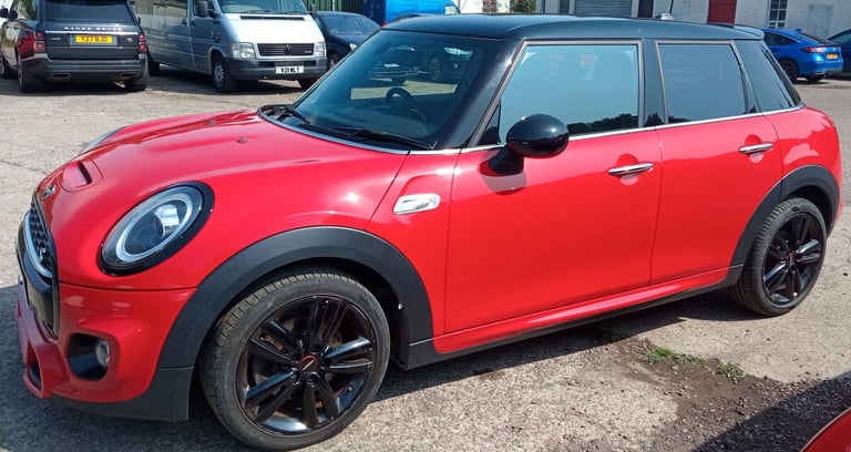 Mini Cooper S Steptronic Sport Auto 5 door 2018  Immaculate condition.