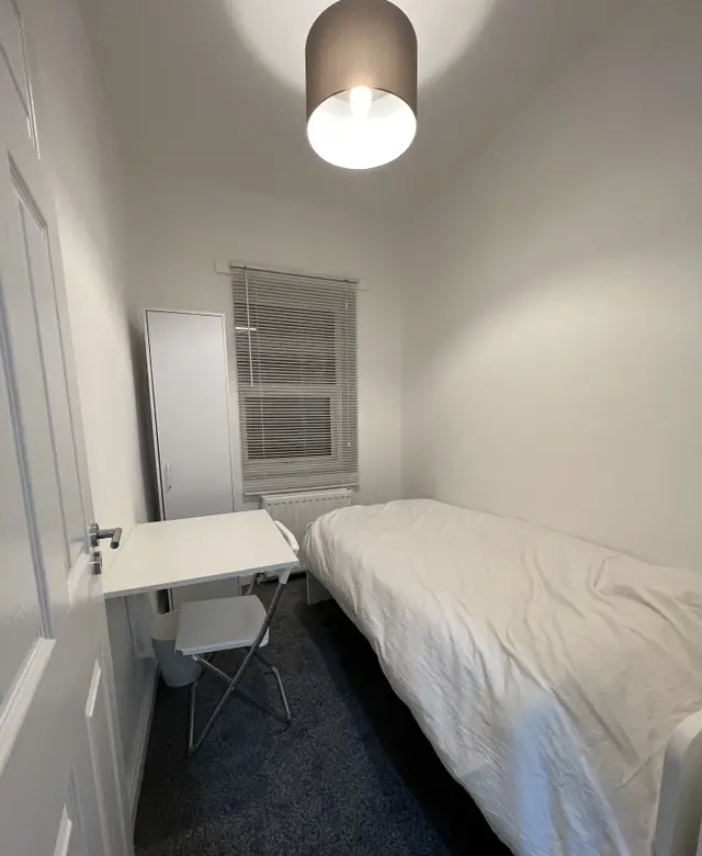 Spacious & Cosy Single Room for Rent AT NG7 2JF