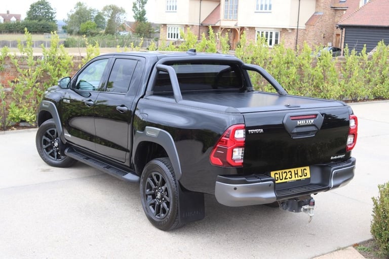 2023 Toyota Hilux 2.8 D-4D Invincible X Pickup Double Cab 4dr Diesel Auto 4WD Euro 6 (s/s) (2 PIC...
