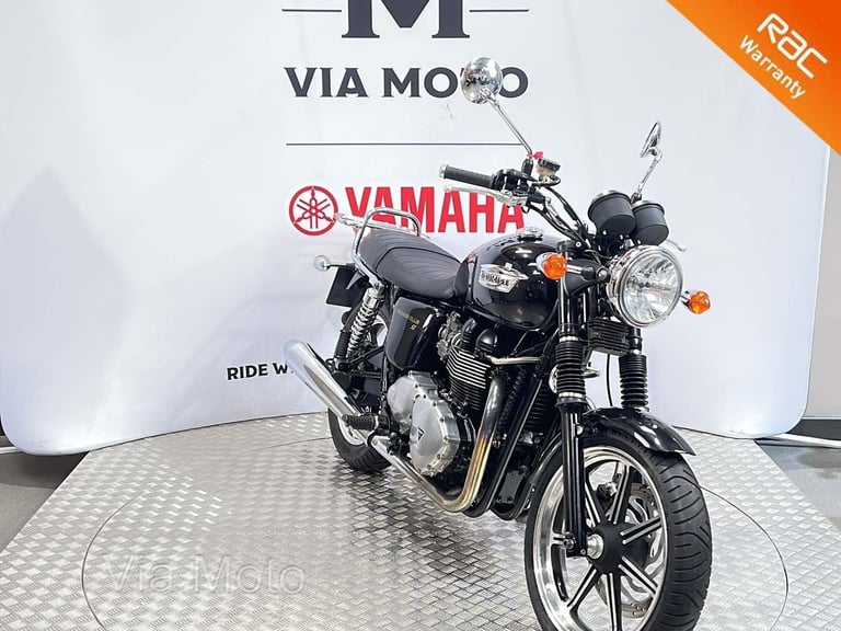 TRIUMPH BONNEVILLE 865 - 2011 - 1900 miles