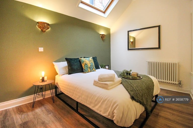 3 bedroom house in Commerce Square, Nottingham, NG1 (3 bed) (#2658779)
