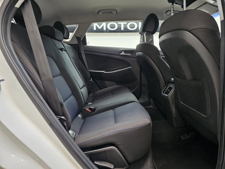 2015 Hyundai TUCSON 1.7 CRDi Blue Drive SE Nav 5dr 2WD ESTATE Diesel Manual