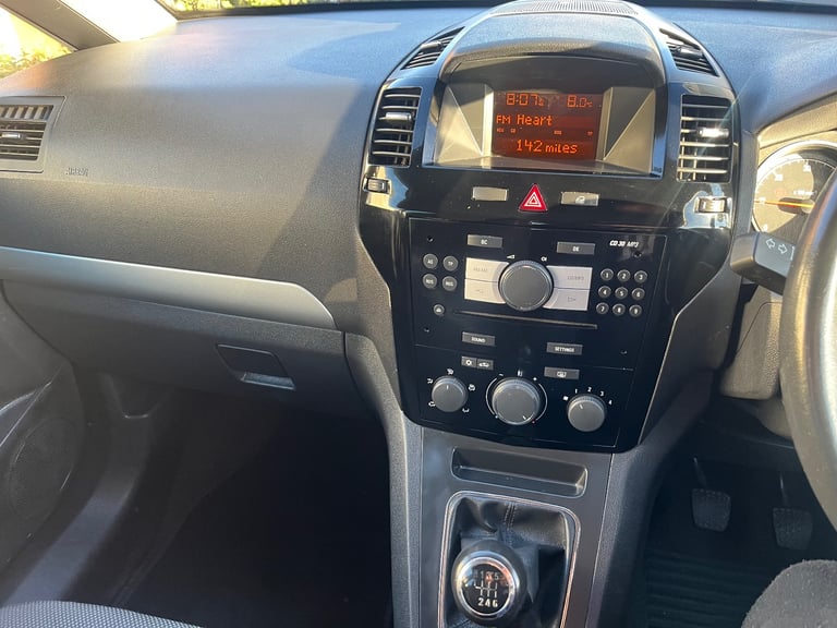 VAUXHALL ZAFIRA 7 SEATS NEW MOT CHEAP TAX 