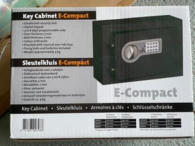 E- Compact digital key safe 