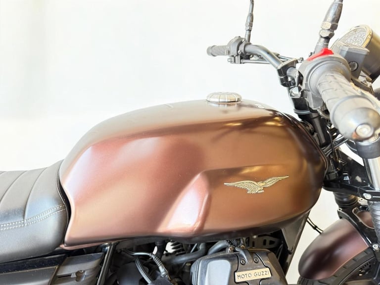 2020 Moto Guzzi V7 744 III Stone Night Pack Euro 4
