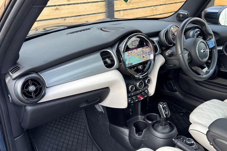 2022 MINI Hatch 1.5 Cooper Exclusive Hatchback 3dr Petrol Steptronic Euro 6 (s/s) (136 ps) HATCHB...