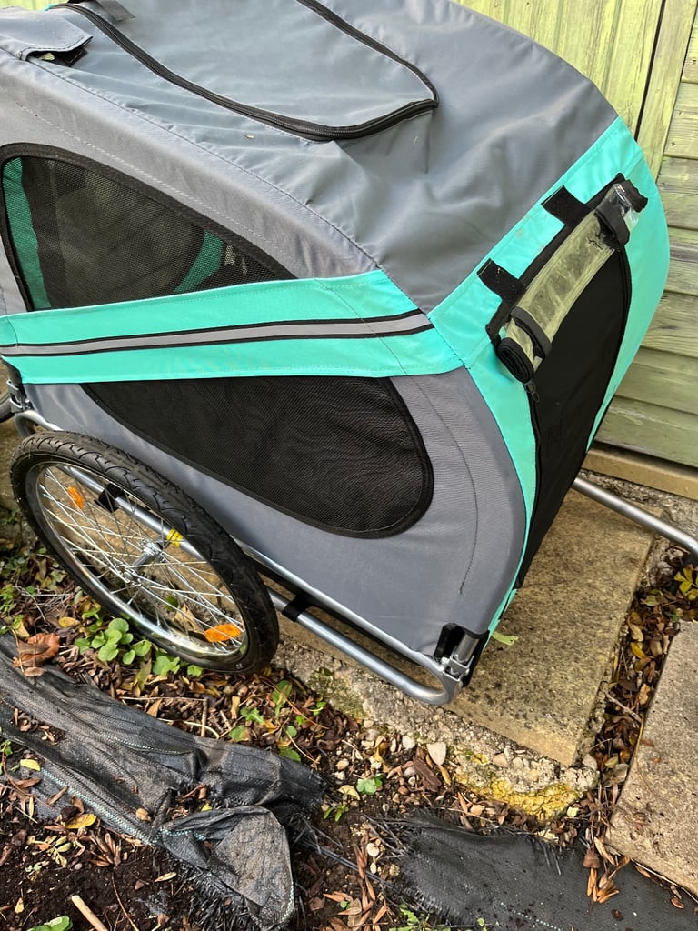 Pet trailer for bicycle