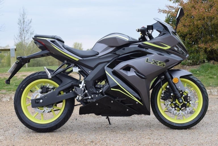 LEXMOTO LXS 125 EURO 5 2025 Petrol Manual in Black
