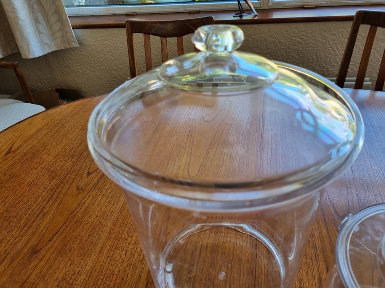 Picnic drinks dispenser and ice bucket