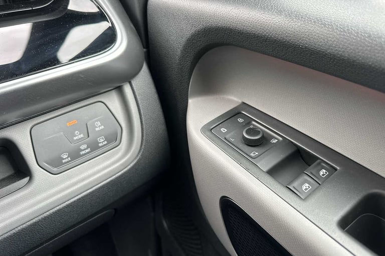 2024 Volkswagen ID.Buzz 210kW Life Pro 79kWh 5dr Auto People Carrier Electric Automatic