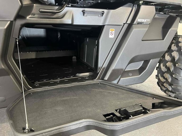 Can-Am Traxter PRO HD10 with Delux Cab UTV,Ranger,