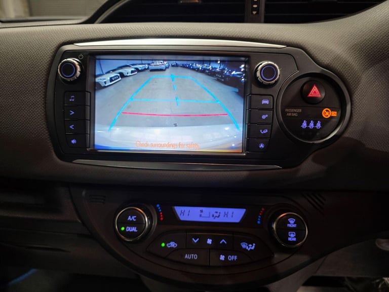 2015 Toyota Yaris 1.5 VVT-h Sport E-CVT Euro 6 5dr HATCHBACK Petrol/Electric Hybrid Automatic