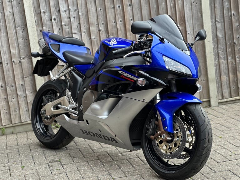 HONDA CBR 1000 RR FIREBLADE 2005 (05) SUPER SPORT + YOSHIMURA + 13,000 MILES 